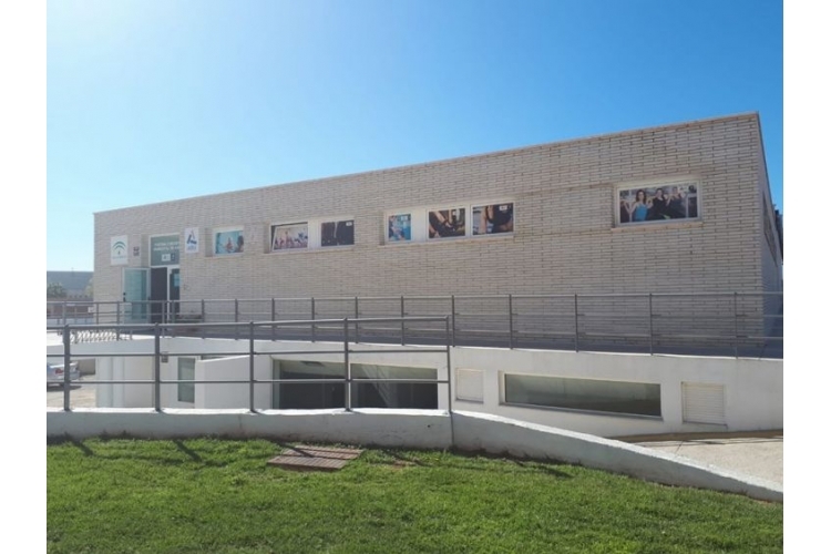 PISCINA CUBIERTA MUNICIPAL DE ADRA 