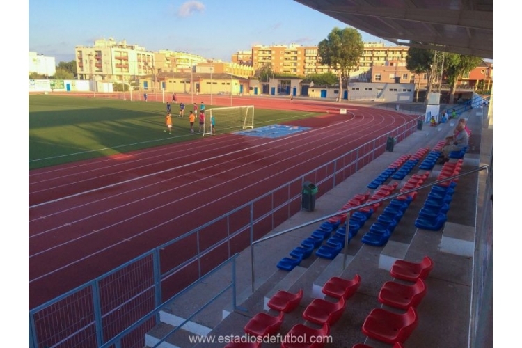 ESTADIO DE FÚTBOL MUNICIPAL SADRIÁN DE ALMORADÍ