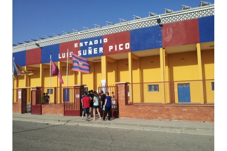 ESTADI DE FUTBOL LLUÍS SUÑER PICÓ D'ALZIRA