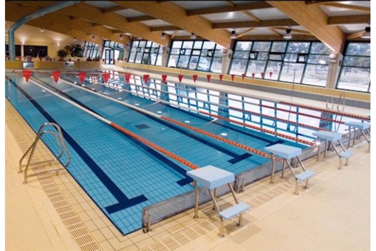 PISCINA CUBIERTA CLIMATIZADA DE ASPE