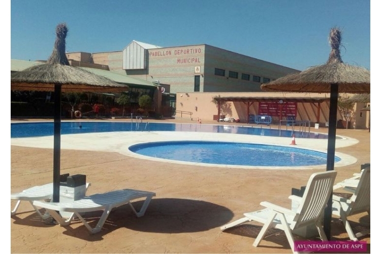 PISCINA CUBIERTA CLIMATIZADA DE ASPE