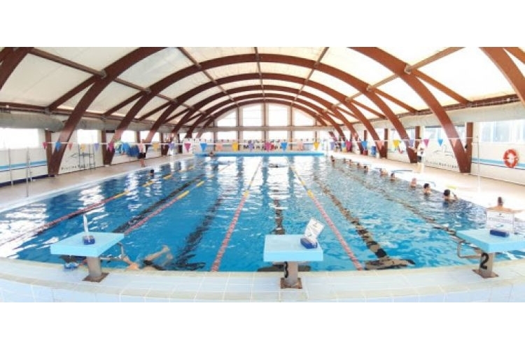 PISCINA CUBIERTA MUNICIPAL DE CHIPIONA 
