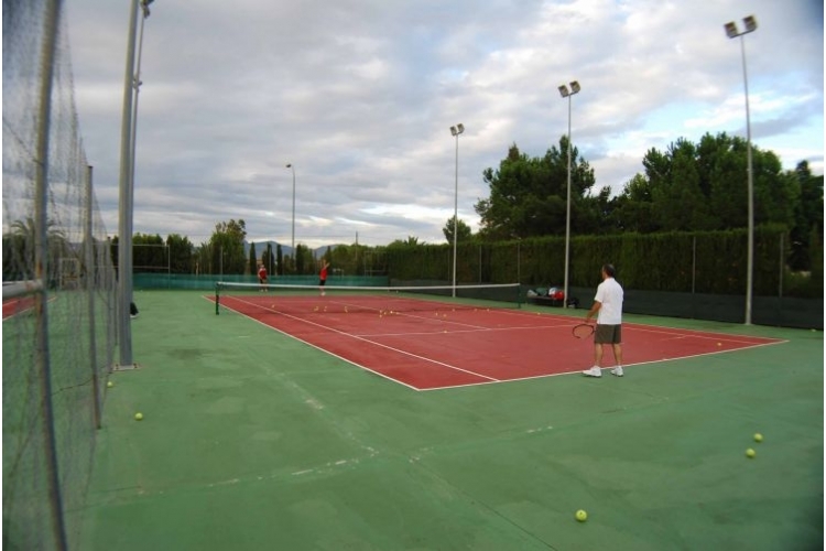INSTALACIONES DEPORTIVAS SAN FERNANDO DE COX