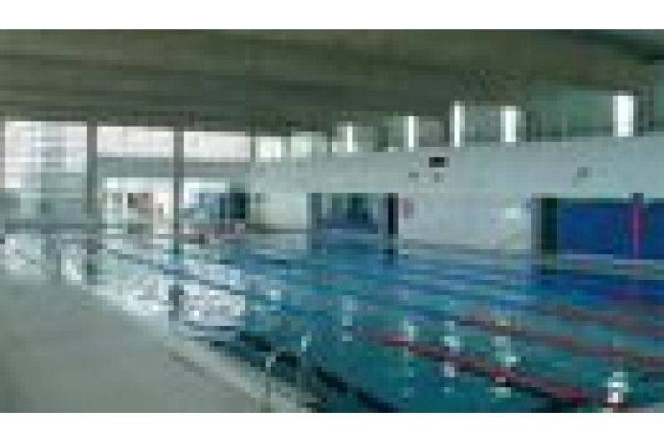 Piscina climatizada del Complejo Deportivo La Calzada de Gijón