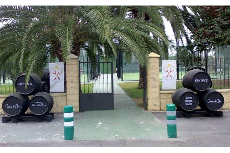 PISTAS DE TENIS Y PÁDEL CHAPÍN DE JEREZ DE LA FRONTERA