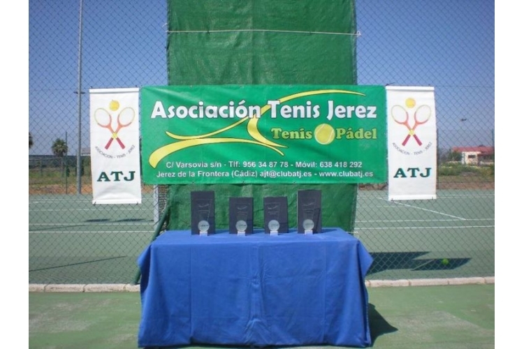 PISTAS DE TENIS Y PÁDEL CHAPÍN DE JEREZ DE LA FRONTERA