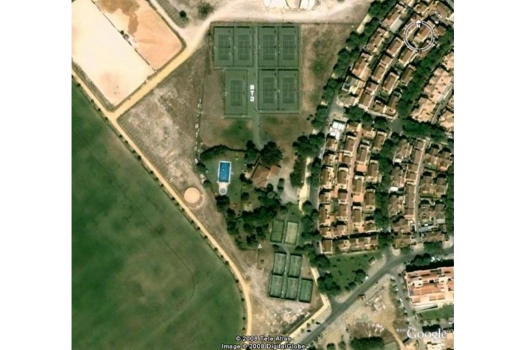 PISTAS DE TENIS Y PÁDEL CHAPÍN DE JEREZ DE LA FRONTERA