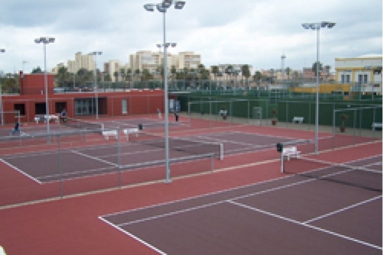 CLUB DE PÁDEL Y TENIS DE LA LÍNEA DE LA CONCEPCIÓN
