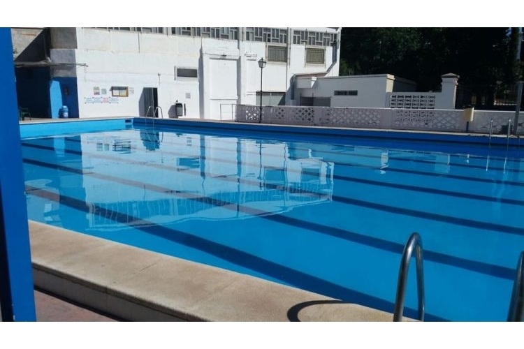 PISCINA MUNICIPAL DESCOBERTA DE LLÍRIA