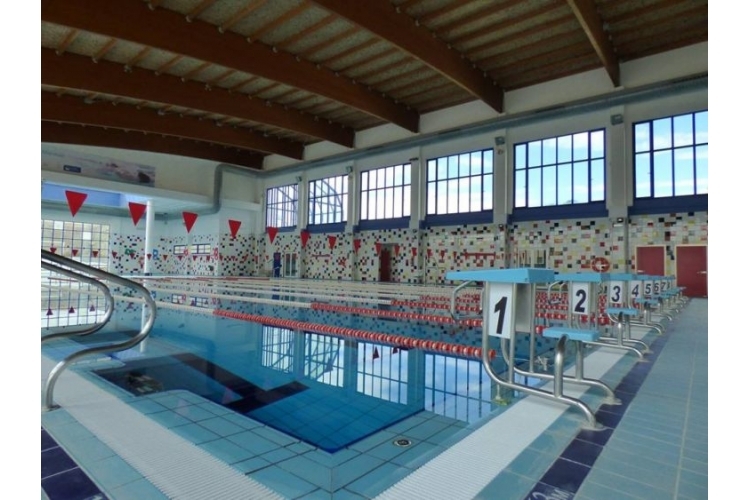 CENTRO ACUÁTICO Y DEPORTIVO MONÓVAR 