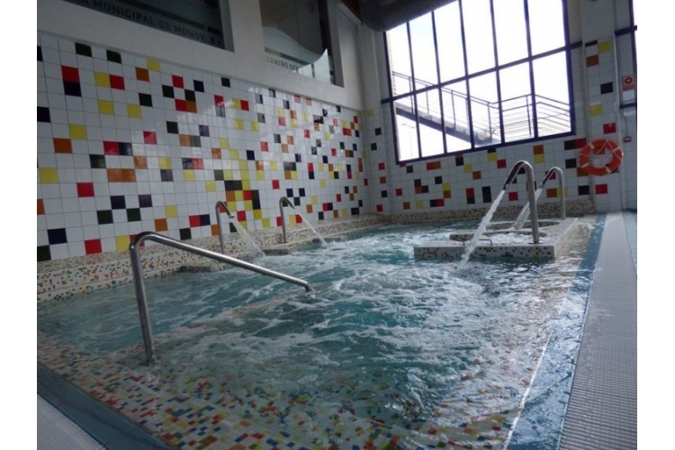 CENTRO ACUÁTICO Y DEPORTIVO MONÓVAR 