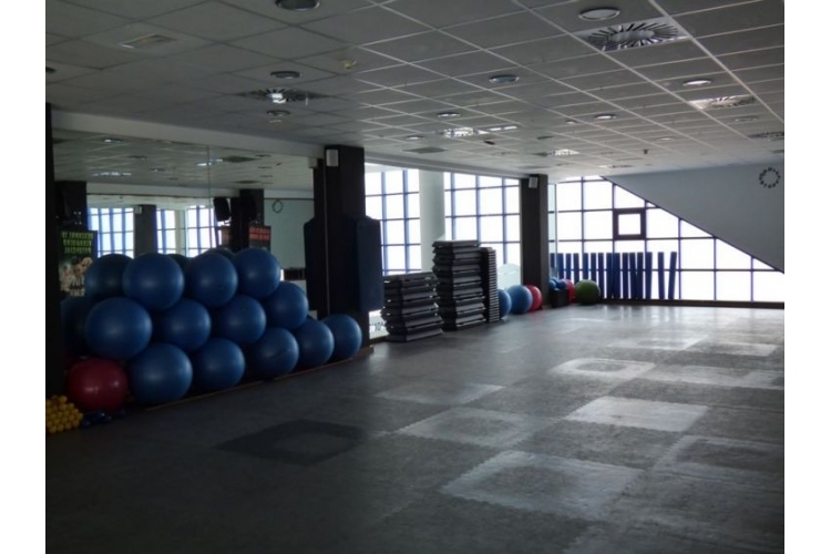 CENTRO ACUÁTICO Y DEPORTIVO MONÓVAR 