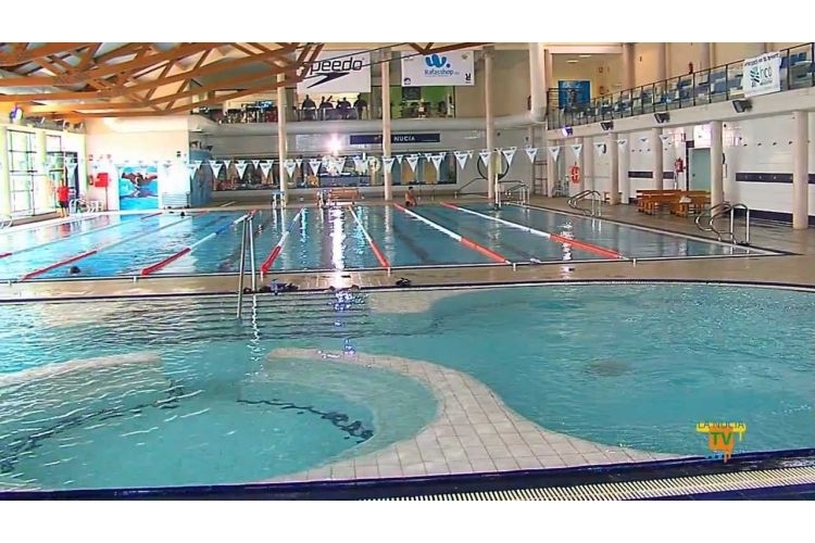 PISCINA CLIMATIZADA LA NUCÍA