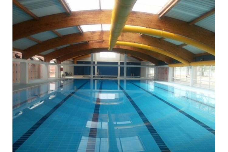 PISCINA COBERTA MUNICIPAL DE LA POBLA DE FARNALS