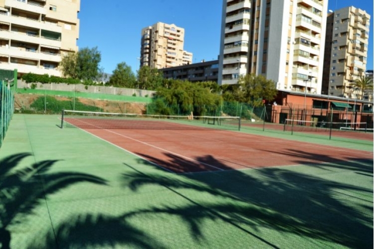 I.D.M. PISTAS DE TENIS DE AGUADULCE DE ROQUETAS DE MAR