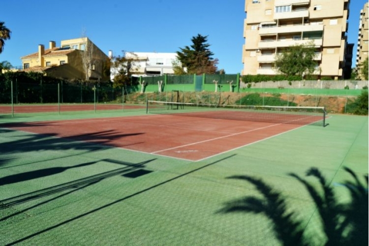 I.D.M. PISTAS DE TENIS DE AGUADULCE DE ROQUETAS DE MAR