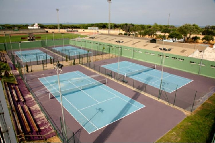 POLIDEPORTIVO MUNICIPAL ANTONIO BARRIENTO 