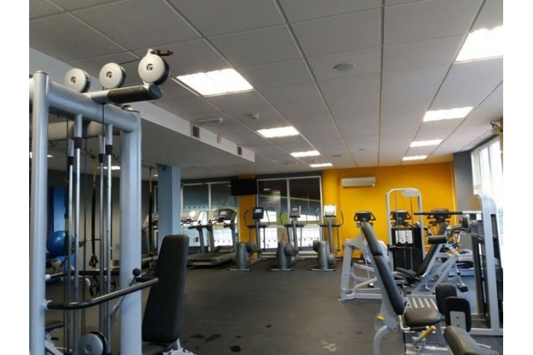 PISCINA COBERTA MUNICIPAL DE SILLA