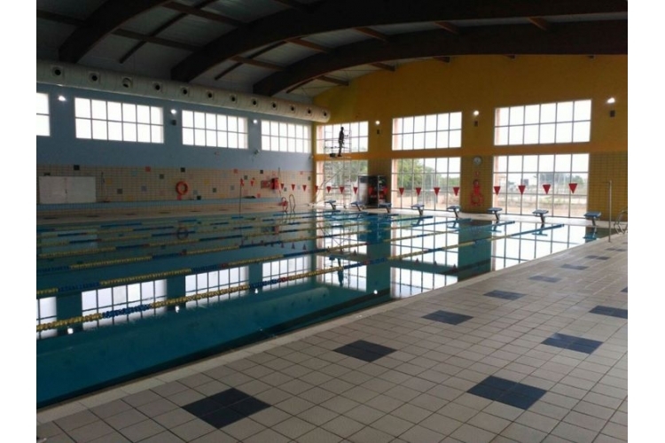 PISCINA COBERTA MUNICIPAL DE SILLA