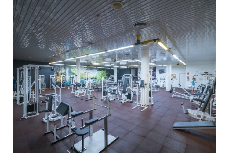 TIPI PARK SPORTS CENTER