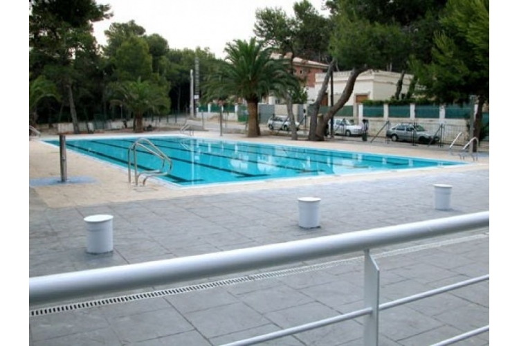 https://www.google.com/maps/place/Piscina+Municipal+Parc+Vedat/@39.4252155,-0.4993247,17z/data=!4m12!1m6!3m5!1s0xd605112875eea6d:0x90937a8dba6288ff!2sPiscina+Municipal+Parc+Vedat!8m2!3d39.4252155!4d-0.497136!3m4!1s0xd605112875eea6d:0x90937a8dba6288ff!8m2!