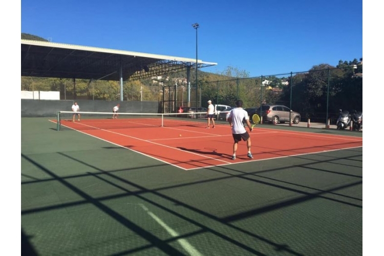 CLUB TENNIS VALLIRANA