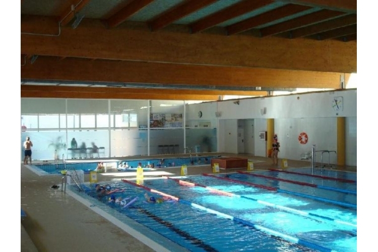 PISCINA CUBIERTA MUNICIPAL